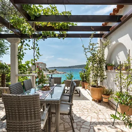 Villa Dalmatia Kanica Sevid